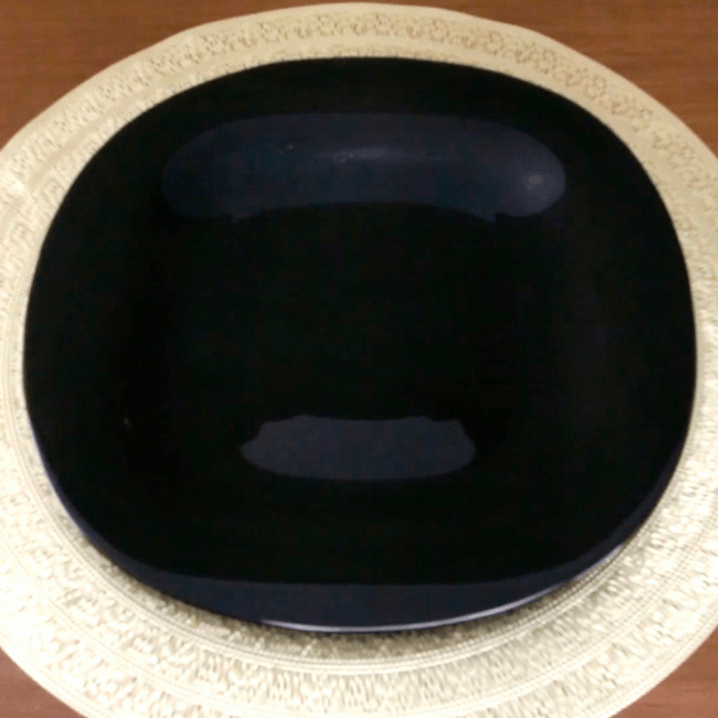 Prato-Raso-de-Vidro-Opalino-Carine-Black-27cm---LYOR